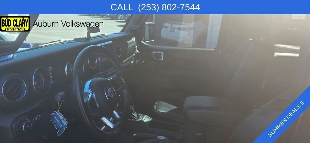 Used 2020 Black Jeep Unlimited Sahara image 8