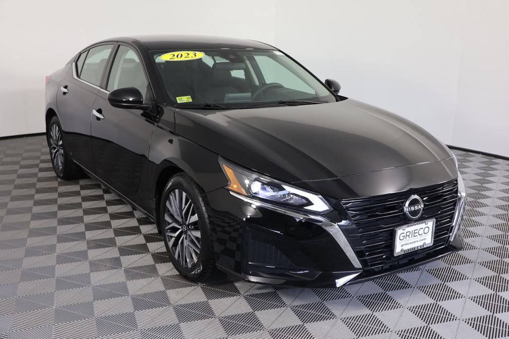 Used 2023 Black Nissan 2.5 SV image 1