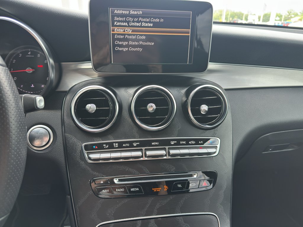 Used 2019 Polar White Mercedes-Benz 300 image 19