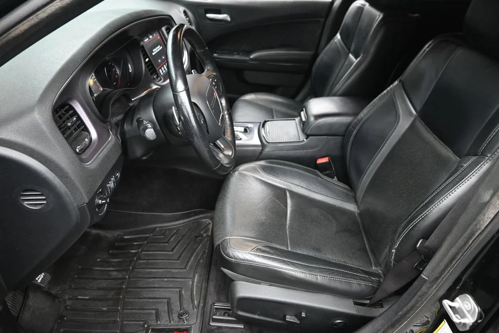 Used 2017 Black Dodge SXT image 17