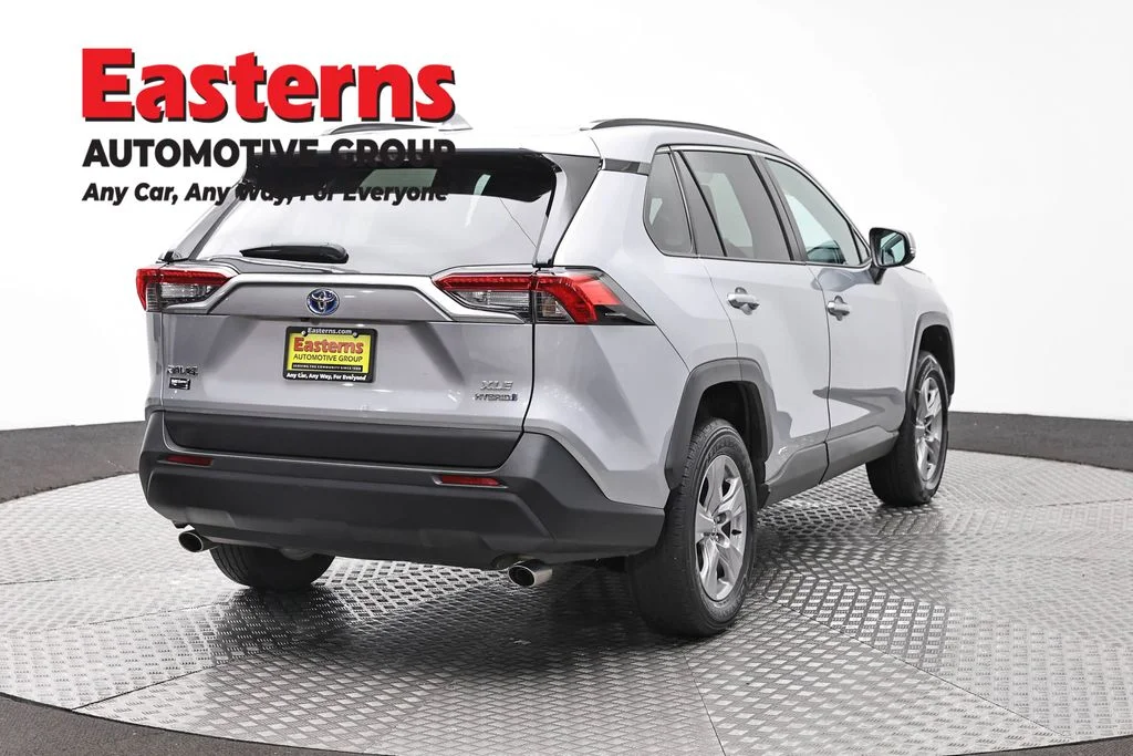 Used 2024 Silver Toyota XLE image 5