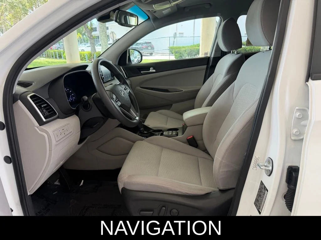 Used 2019 White Hyundai Value image 7