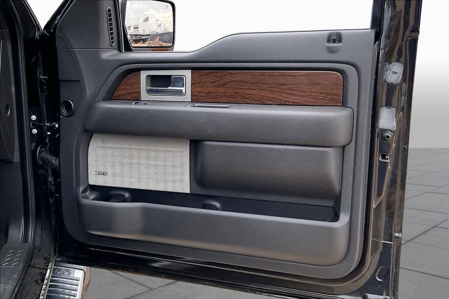Used 2014 Tuxedo Black Metallic Ford Lariat image 23