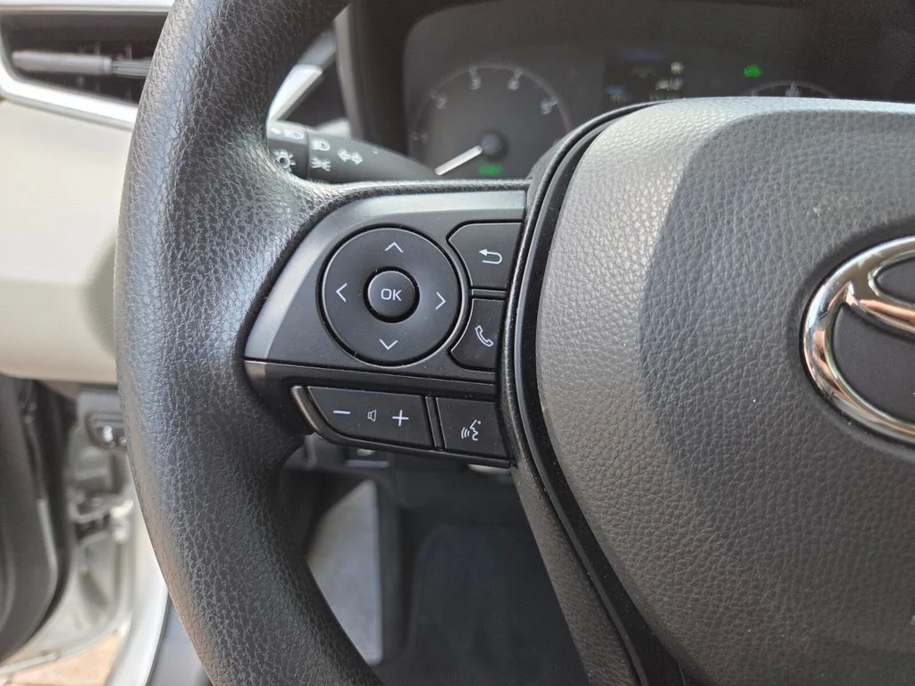 Certified Used 2025 Silver Toyota LE image 29