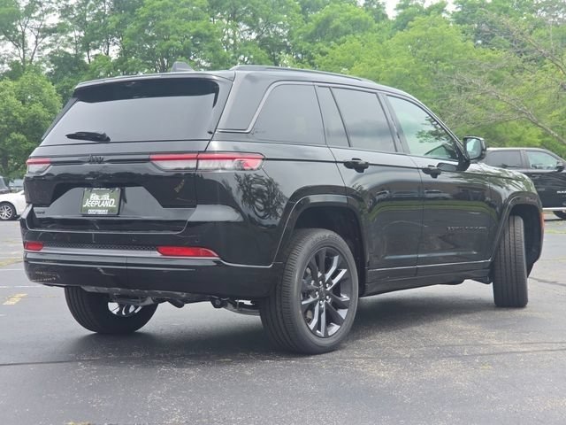 New 2026 Diamond Black Crystal Pearl-Coat Exterior Paint Jeep Limited Reserve image 28