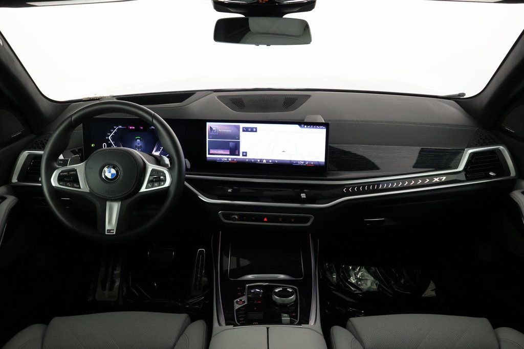Used 2024 Gray Metallic BMW xDrive40i image 8