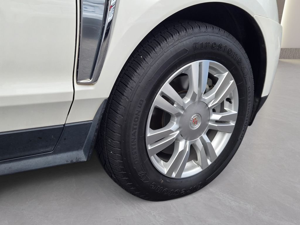 Used 2015 White Cadillac Luxury image 11