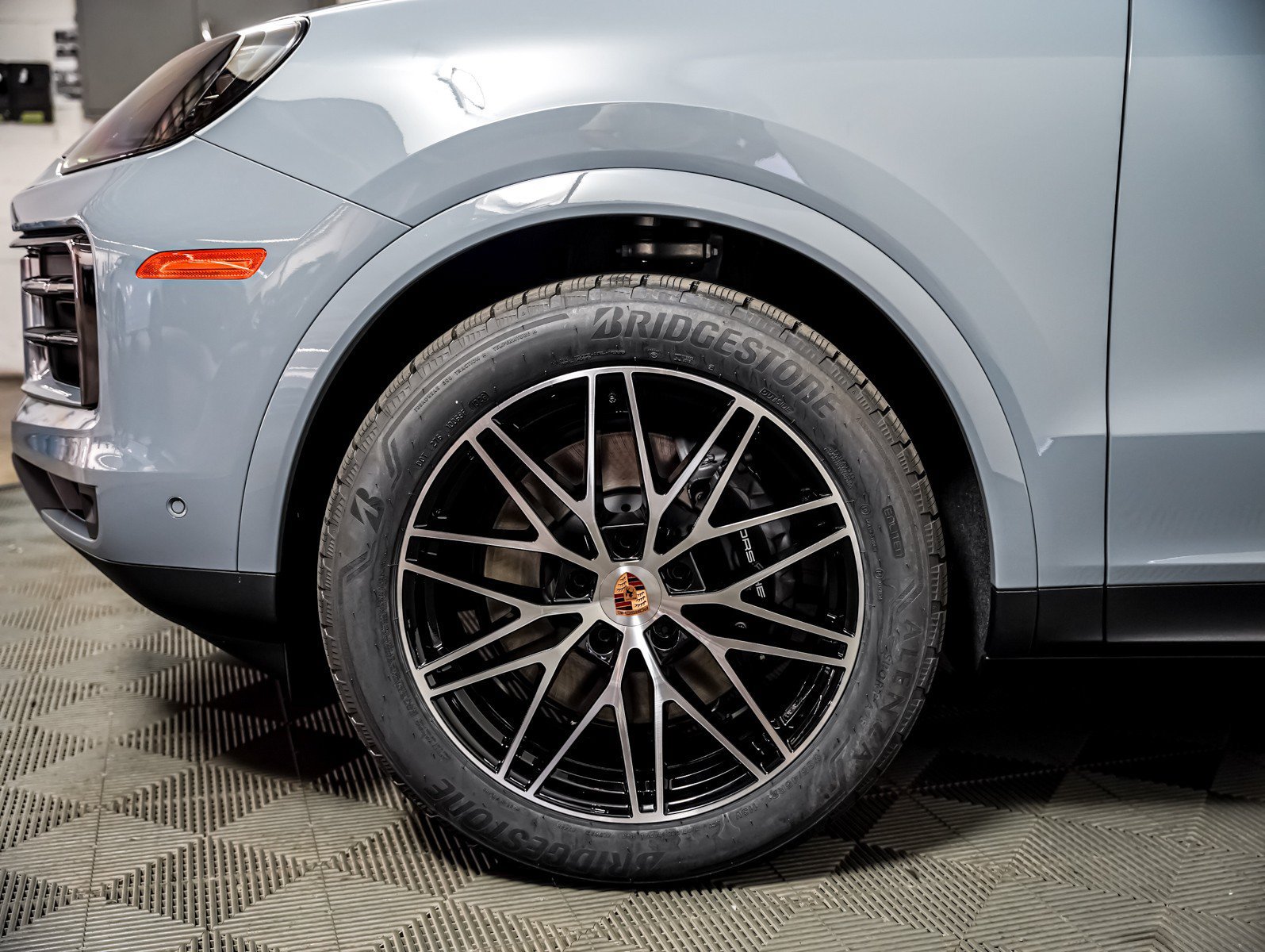 New 2026 ARCTIC GREY Porsche Coupe image 14