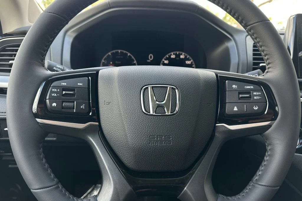 New 2026 Solar Silver Metallic Honda Touring image 26