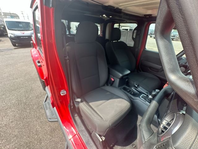 Used 2022 Red Jeep Sport image 26
