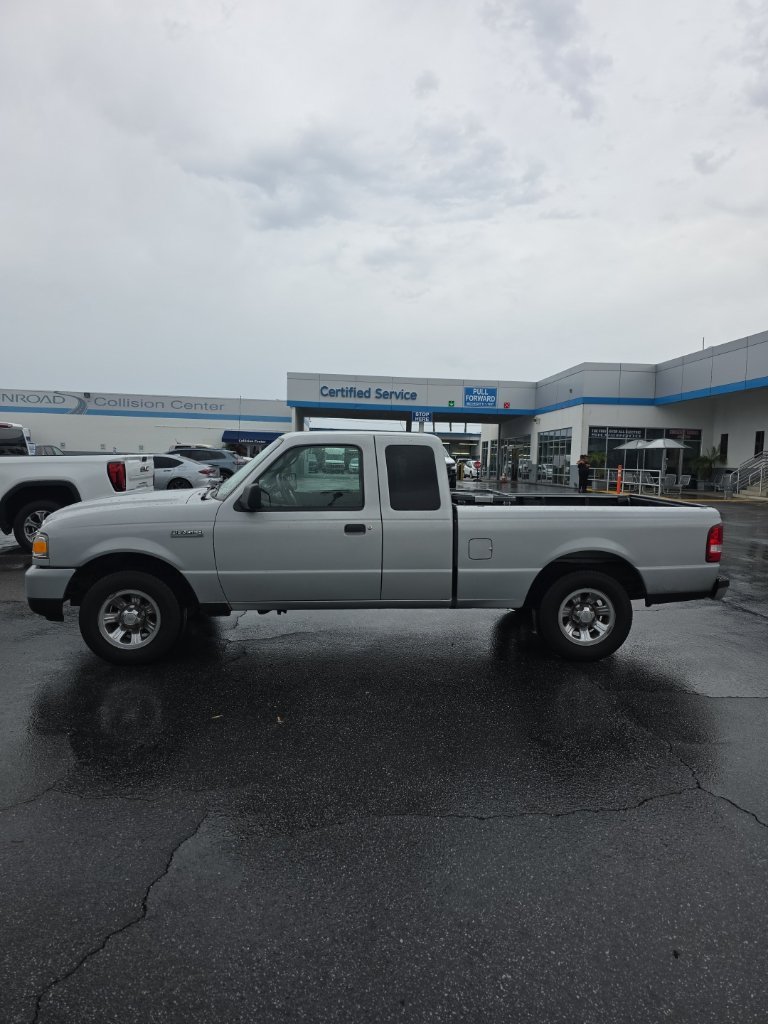 Used 2006 Silver Ford  image 3