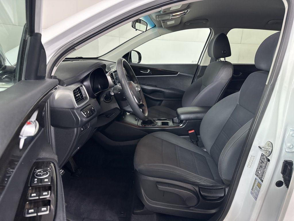 Used 2020 Snow White Pearl Kia LX image 22