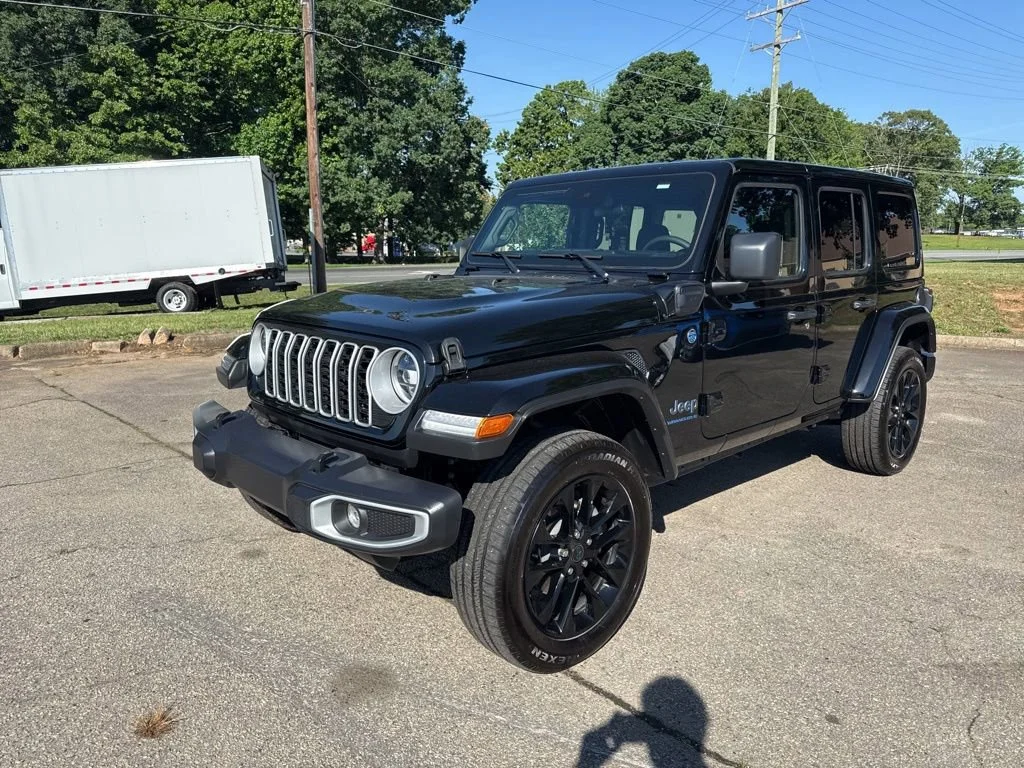 2025 Jeep Wrangler 4xe's photo