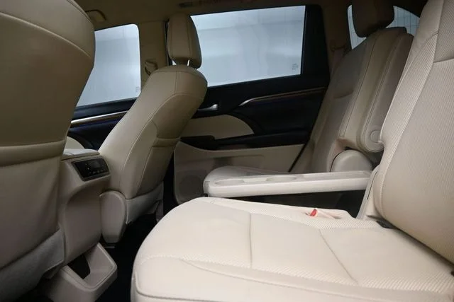 Used 2019 Red Toyota Limited image 17