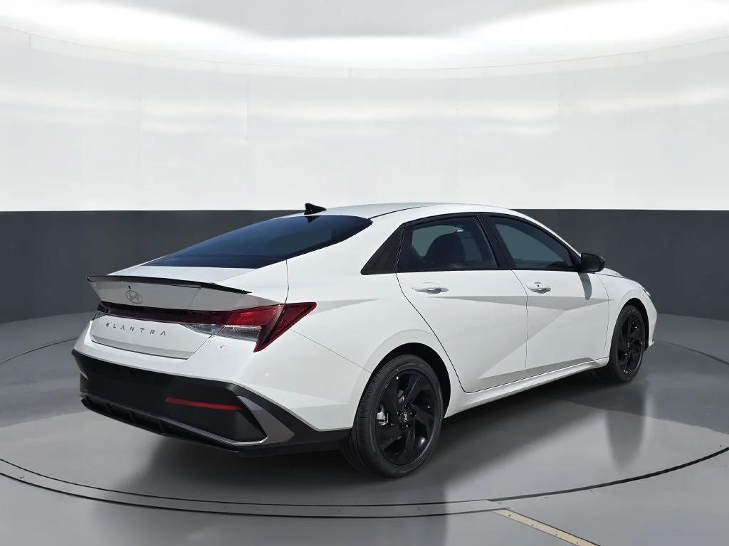 New 2026 White Hyundai SEL Sport image 3
