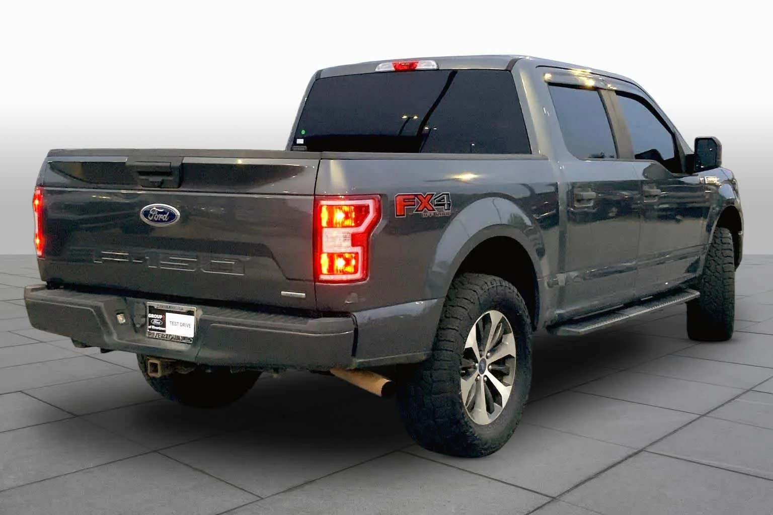 Used 2020 Magnetic Metallic Ford XL image 12