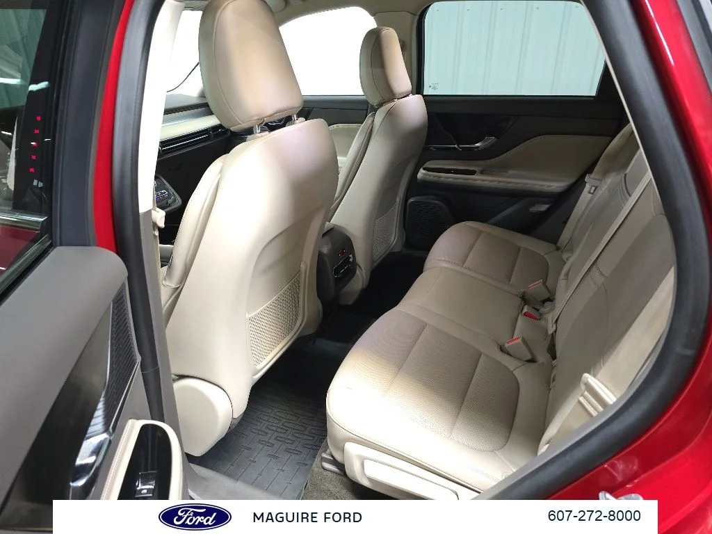 Used 2022 Red Lincoln Standard image 33