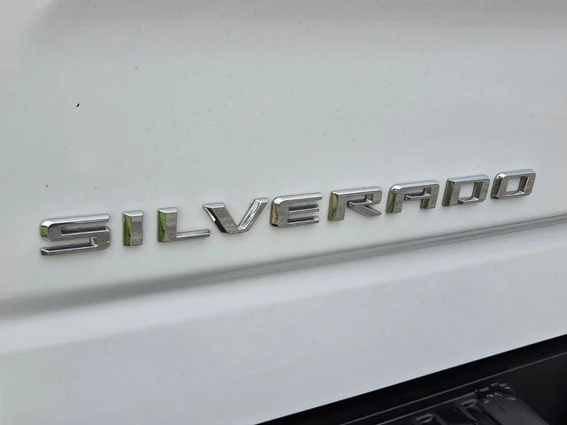 Used 2025 Summit White Chevrolet LT image 13
