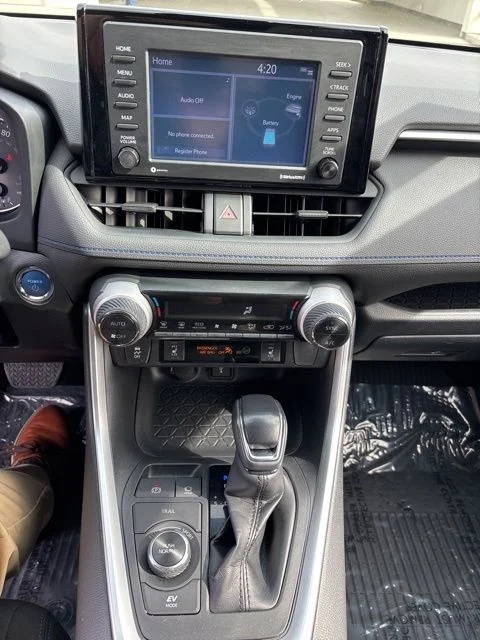 Used 2022 Silver Toyota SE image 18