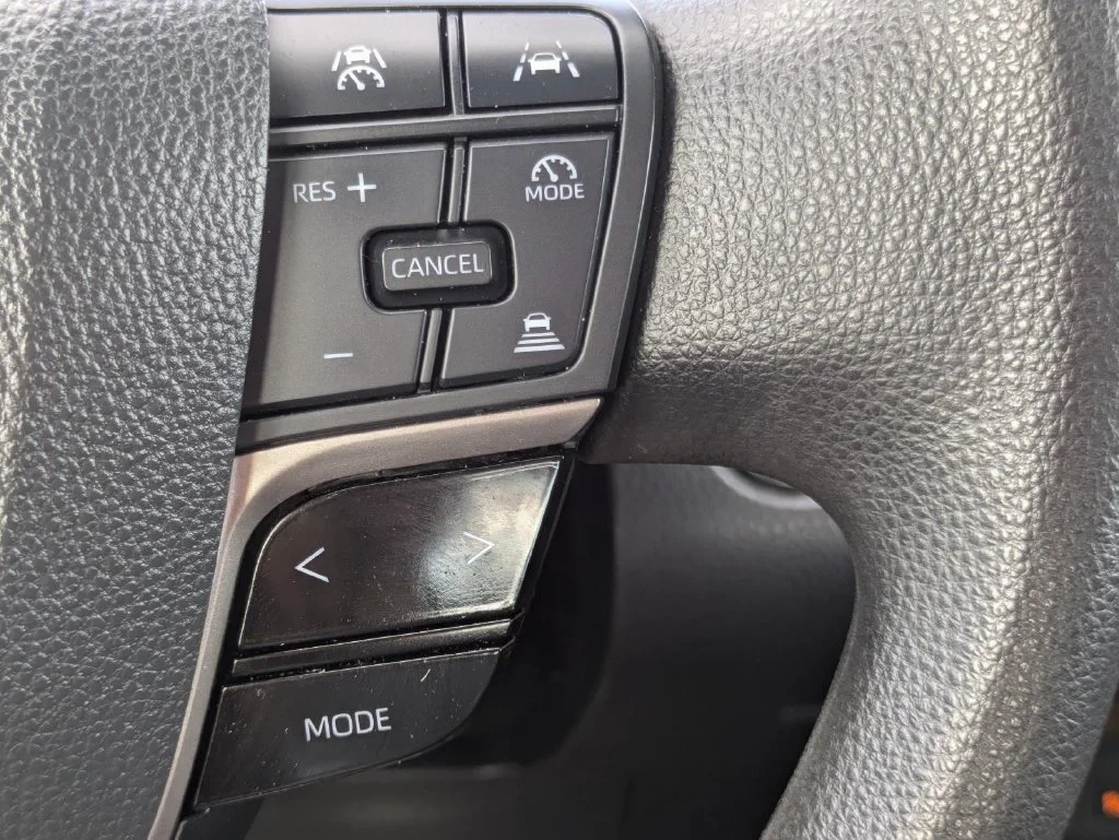 Used 2025 White Toyota LE image 25