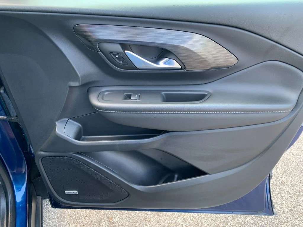 Used 2022  GMC SLT image 21