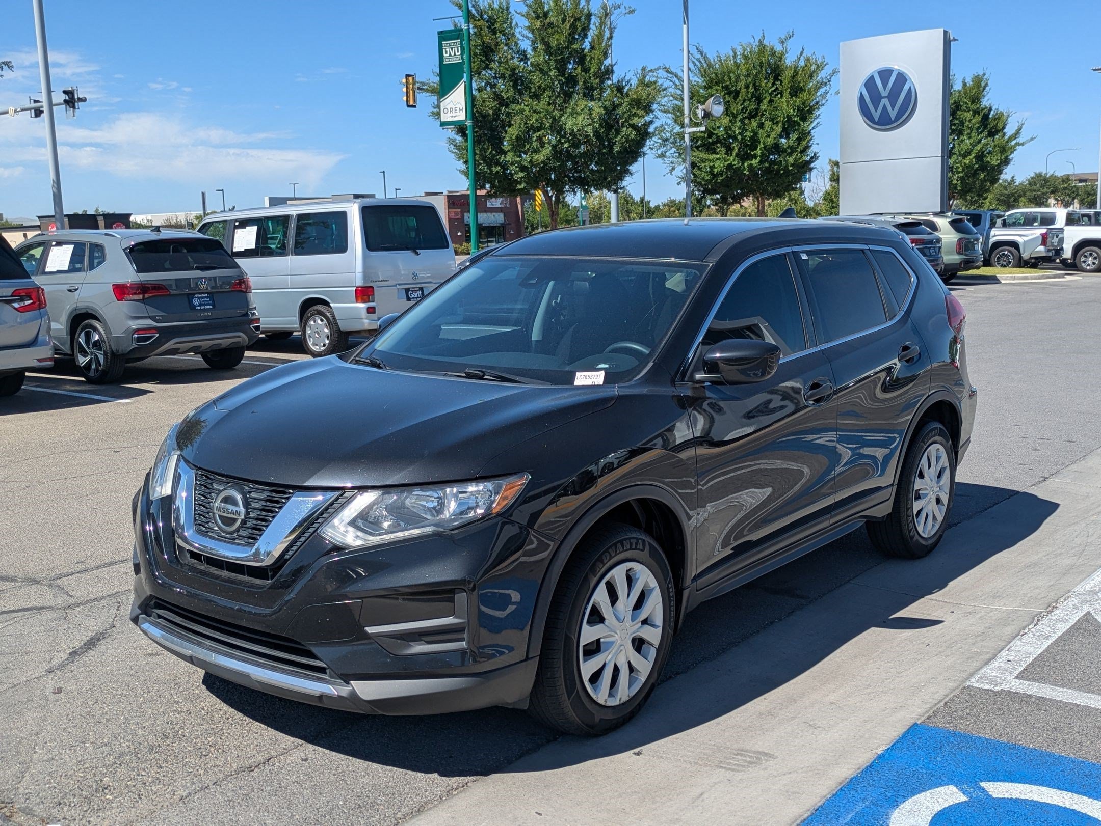 Used 2020 Magnetic Black Pearl Nissan S image 7