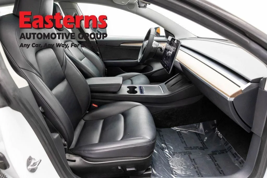 Used 2023 White Tesla Base image 19