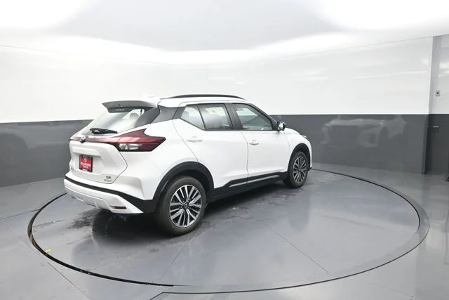 Used 2024 White Nissan SR image 38