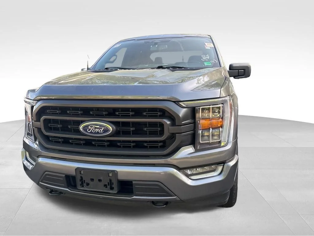 Used 2022 Gray Ford XLT image 3