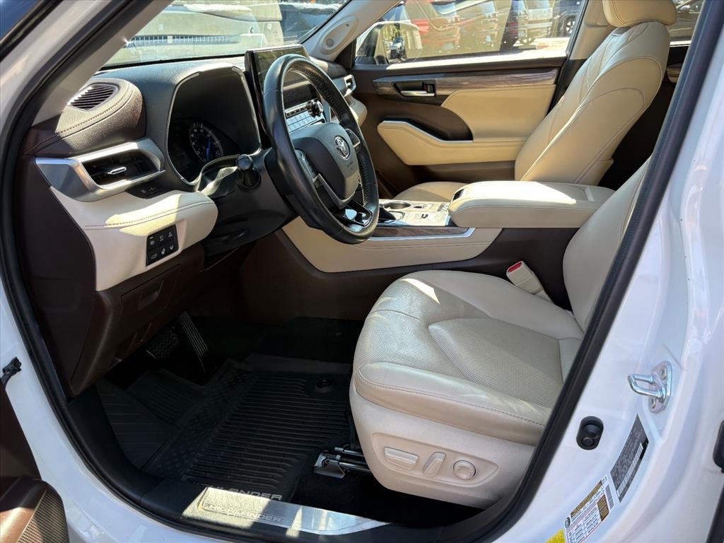 2020 Toyota Highlander Platinum - Photo 16