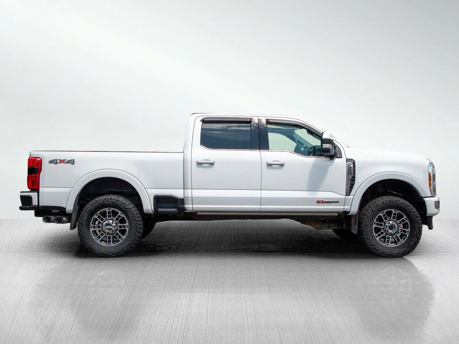 Used 2023 White Ford XL image 6