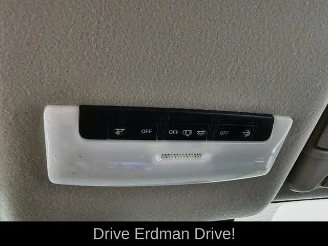 2025 Nissan Versa Sedan SV - Photo 17