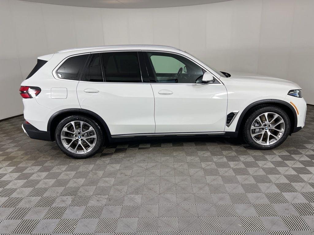 New 2026 Alpine White BMW xDrive50e image 2