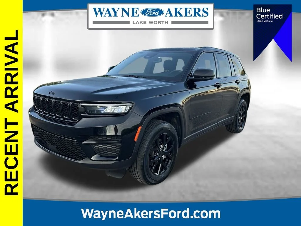 Certified Used 2024 Diamond Black Jeep Altitude image 1