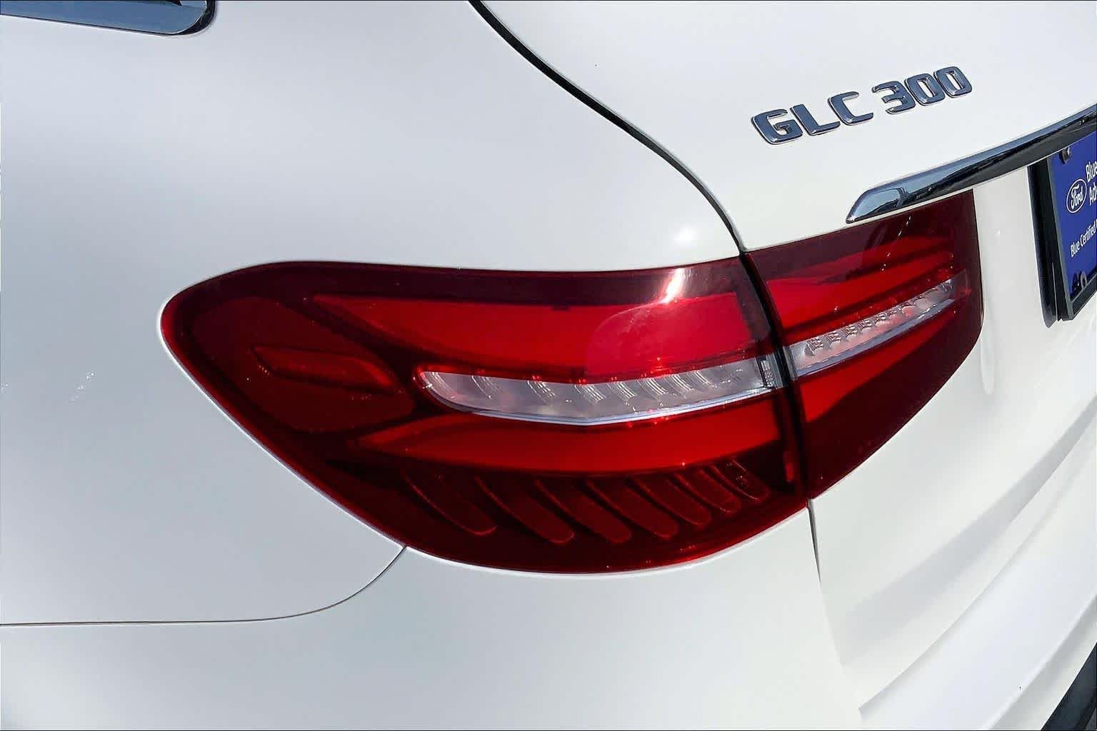 Certified Used 2019 Polar White Mercedes-Benz GLC 300 image 29