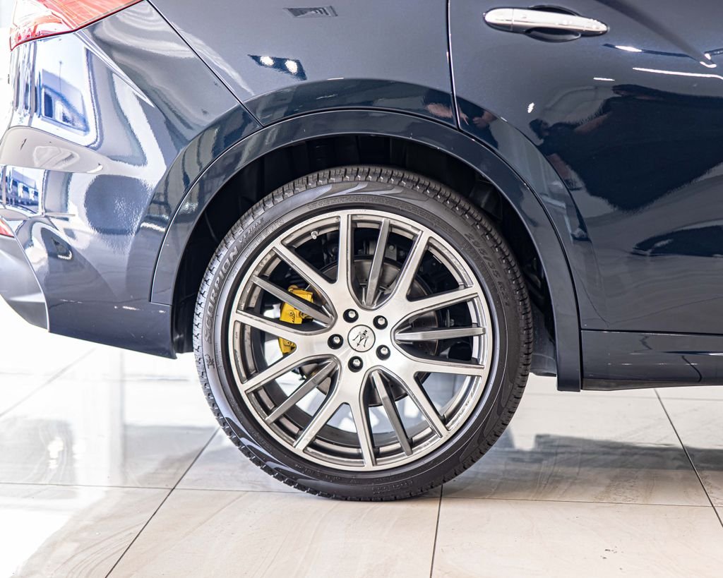 Used 2019 White Maserati S GranSport image 11