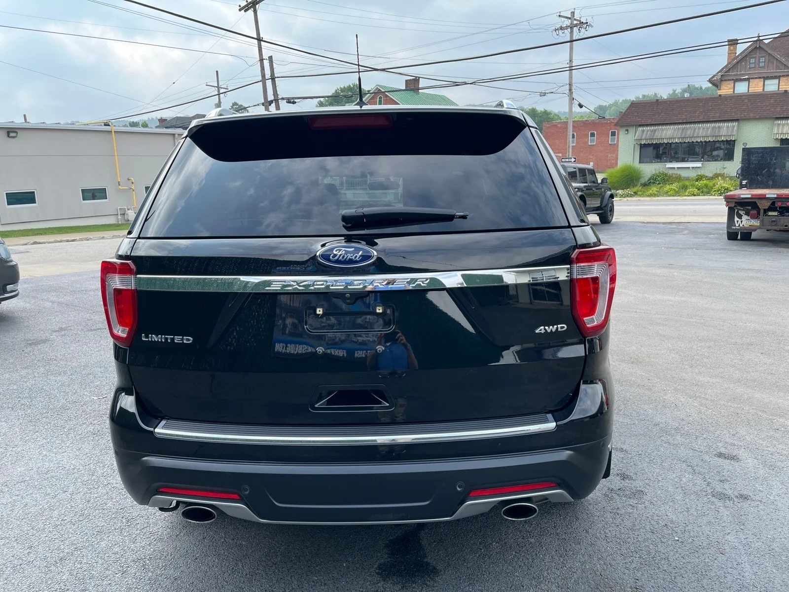Used 2018 Shadow Black Ford Limited image 4