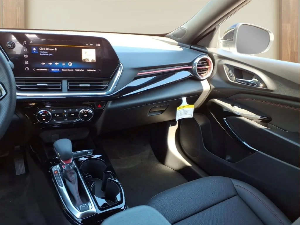 2026 Chevrolet Trax RS - Photo 24