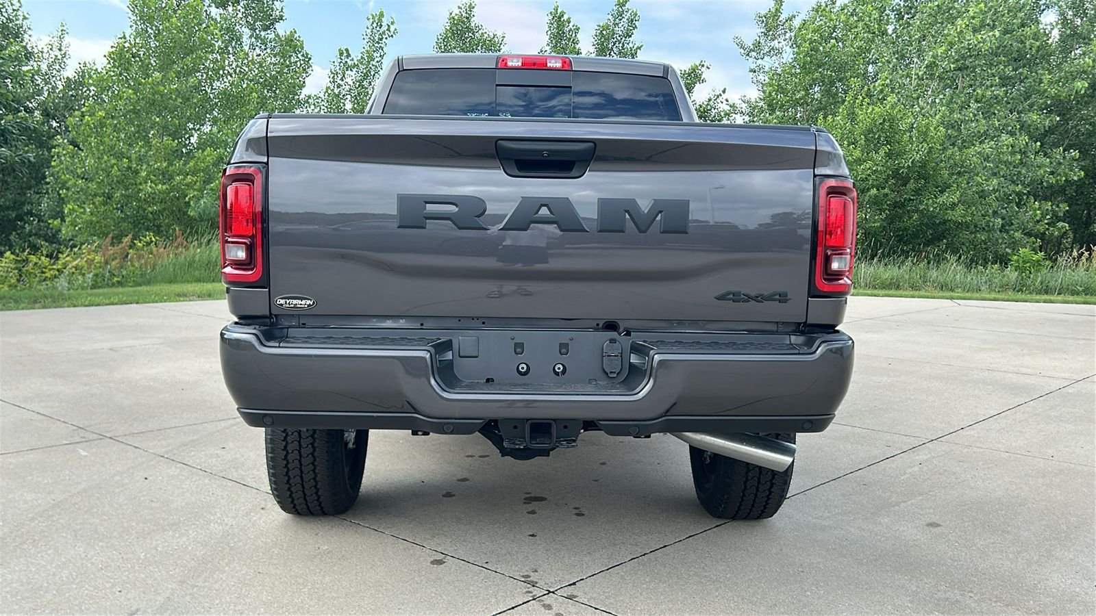 New 2026 Granite Crystal Metallic Clear-Coat Exterior Paint RAM  image 5