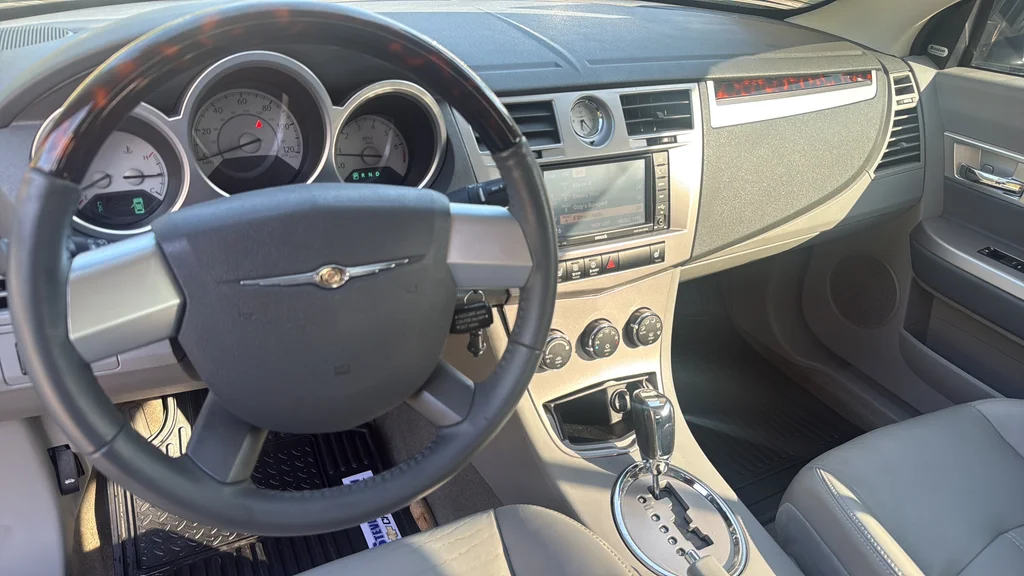 Used 2008 Black Chrysler Limited image 13