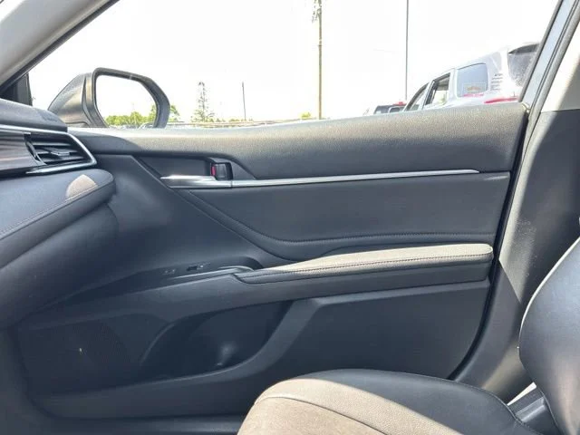Used 2018 Gray Toyota XLE image 39