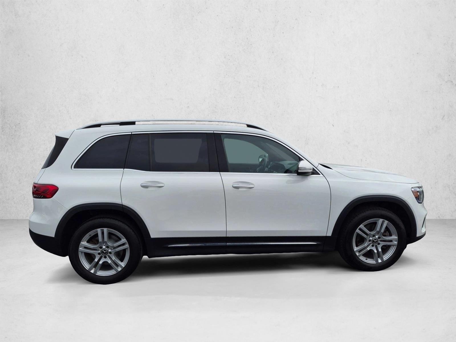 Used 2023 Polar White Mercedes-Benz GLB 250 image 4