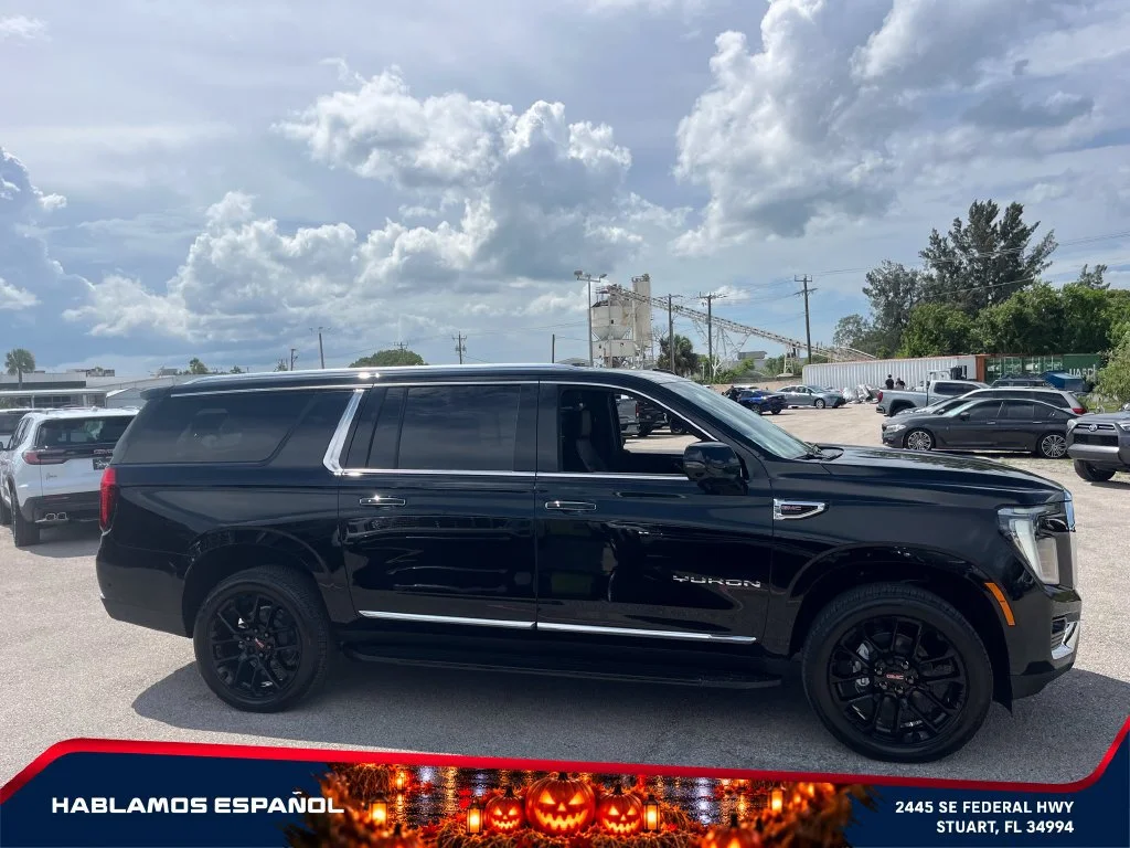 New 2026 Onyx Black GMC Elevation image 4