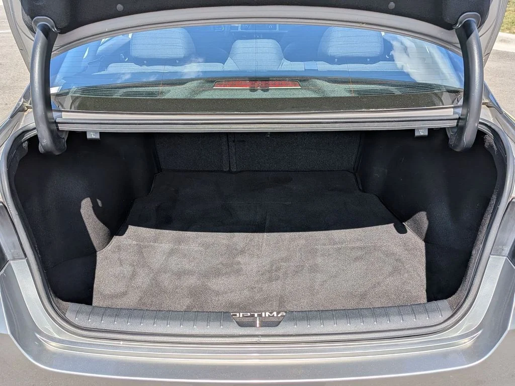 Used 2016 Gray Kia LX image 24