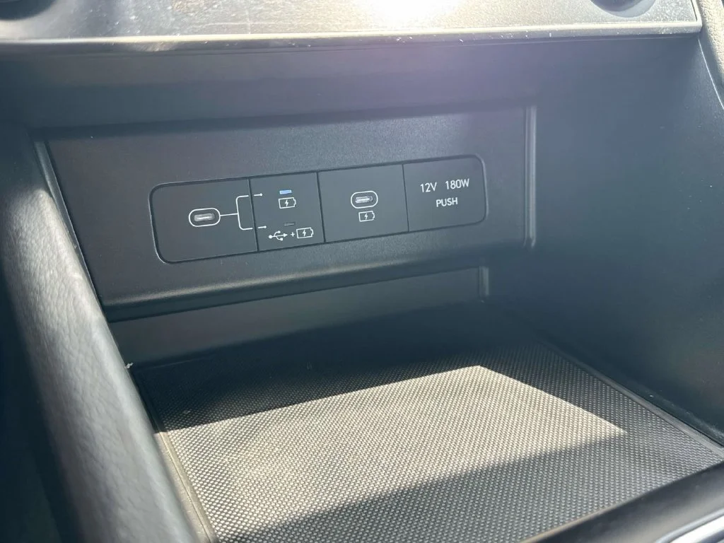 Used 2025 White Hyundai SEL image 35