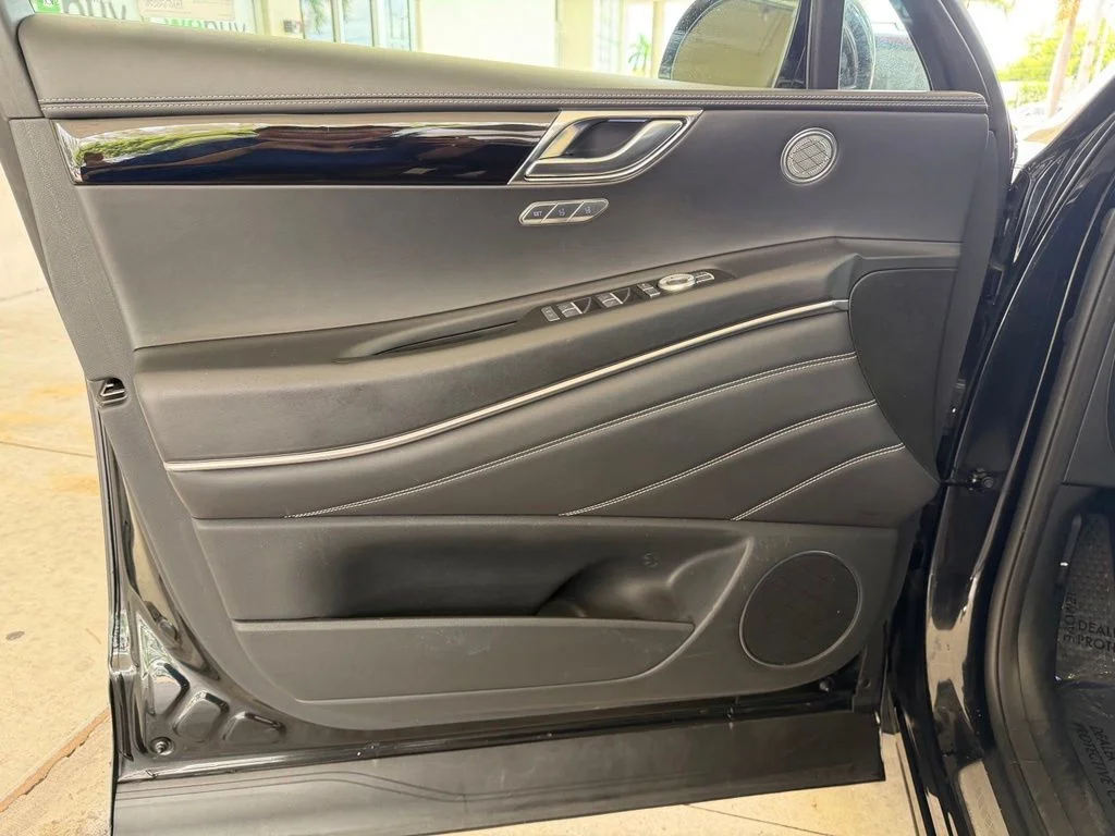 Used 2025 Black Genesis 2.5T image 38