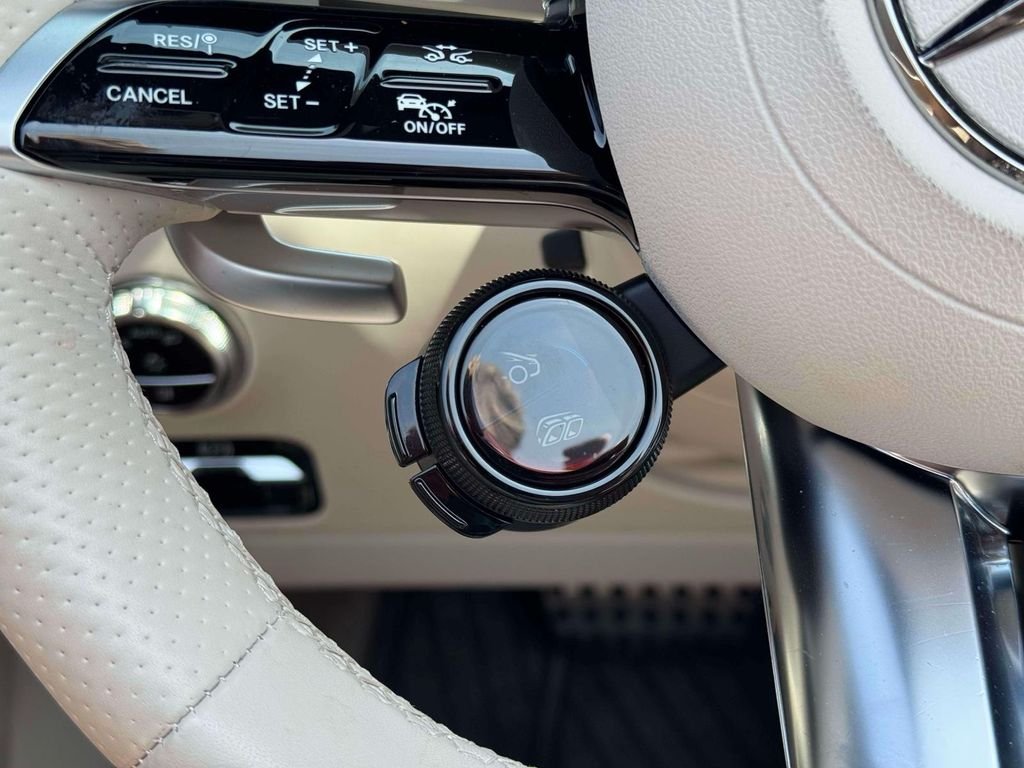 Certified Used 2022 MANUFAKTUR Moonlight White Metallic Mercedes-Benz SL 55 AMG® image 25