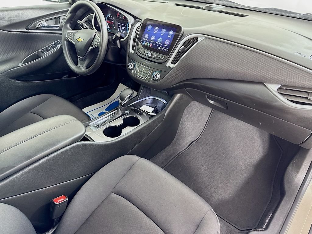 Used 2024 Mineral Gray Metallic Chevrolet LT image 35