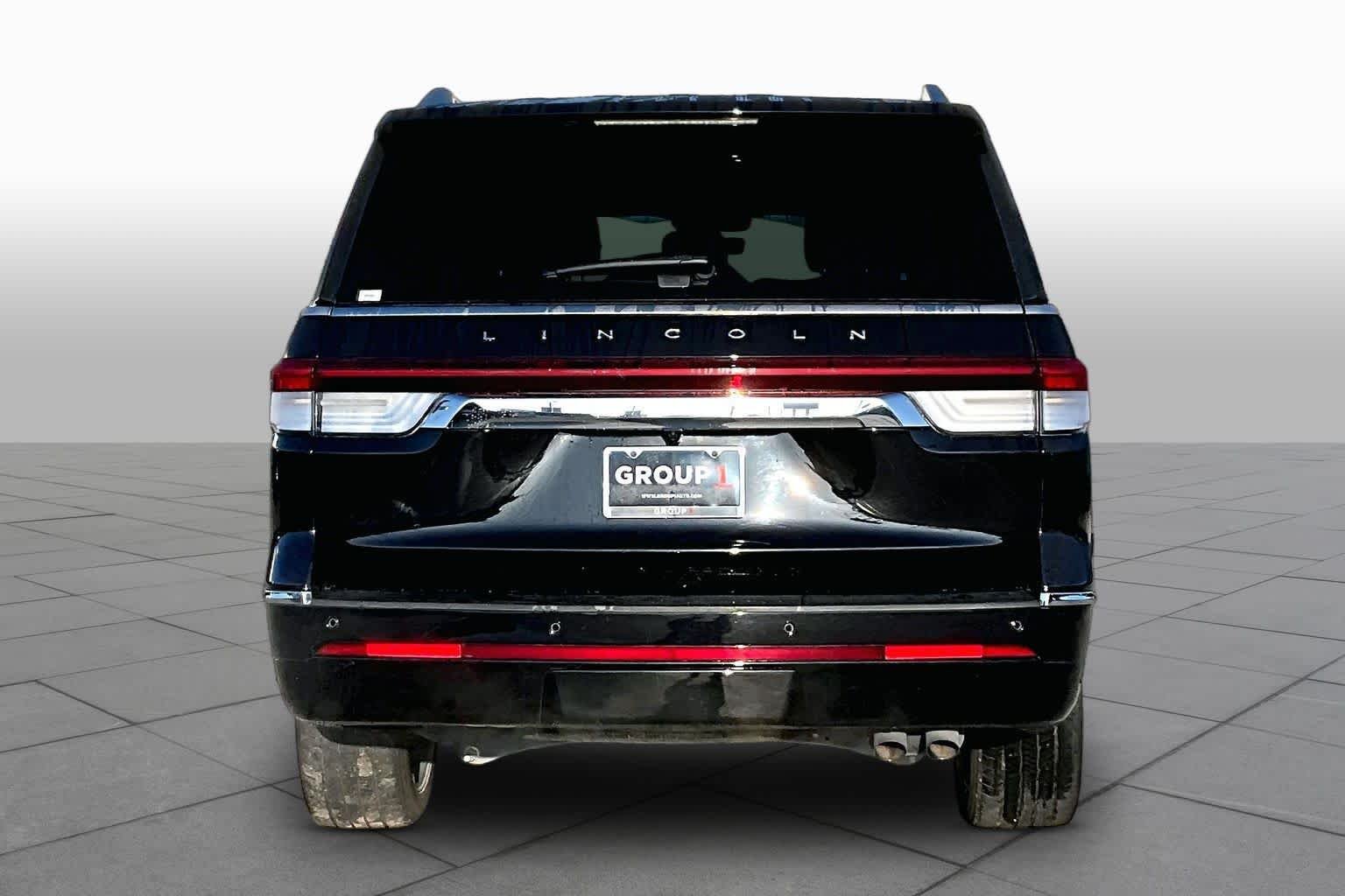 Used 2023 Infinite Black Metallic Clearcoat Lincoln Standard image 5