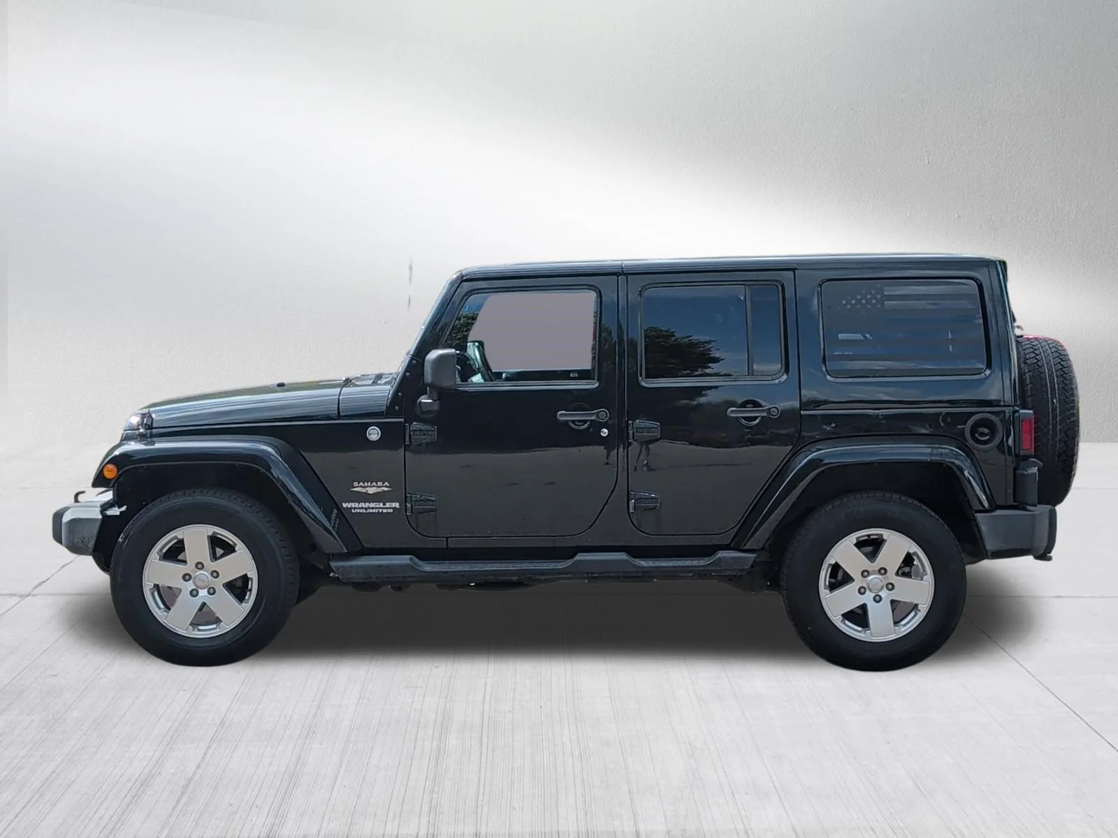 Used 2012 Black Forest Green Pearlcoat Jeep Sahara image 4